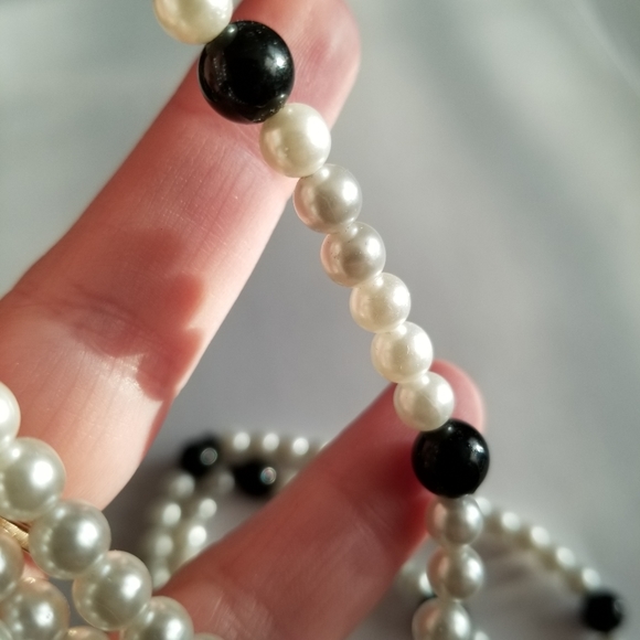 Vintage necklace black and white faux pearl necklace pearlcore - Picture 11 of 12